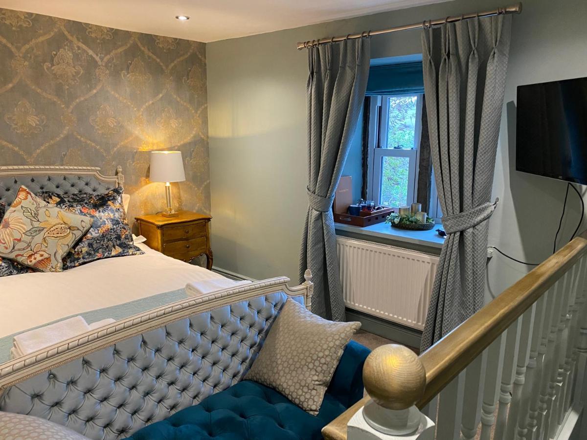 Shibden Hall View Bed & Breakfast